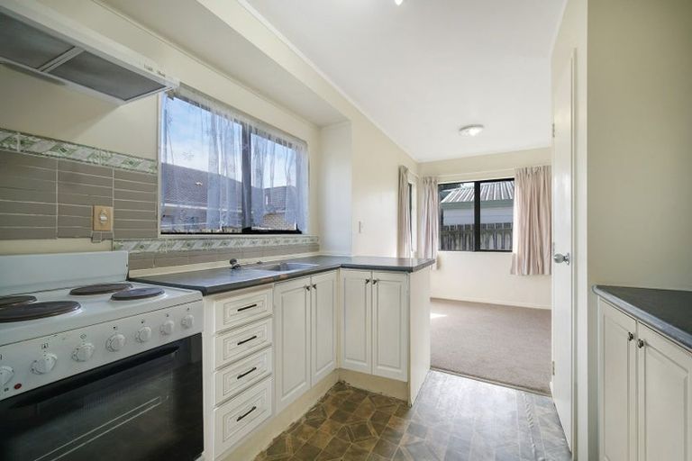 Photo of property in 2/31 Templeton Place, Clendon Park, Auckland, 2103