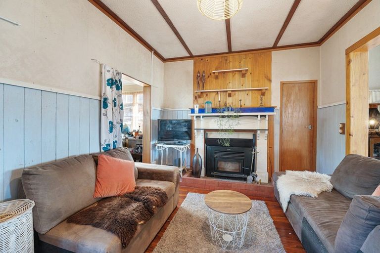 Photo of property in 8 Harbour Street, Moturoa, New Plymouth, 4310