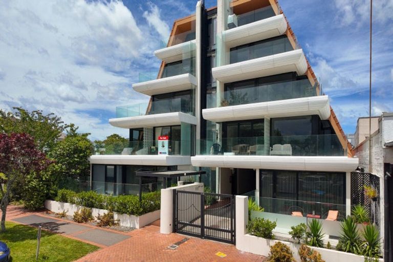 Photo of property in 1152 Whakaue Street, Rotorua, 3010