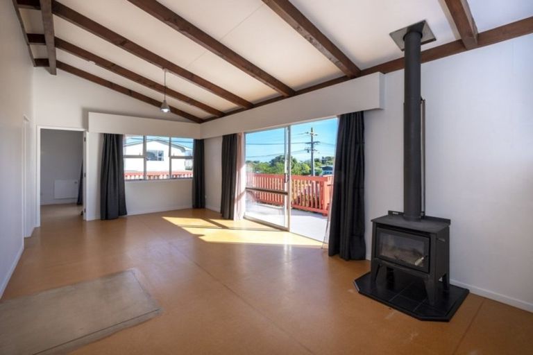 Photo of property in 56 Toi Street, Otaki Beach, Otaki, 5512