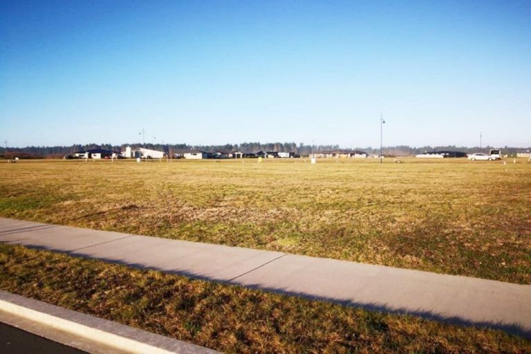 Photo of property in 12 Awatere Street, Pegasus, 7612