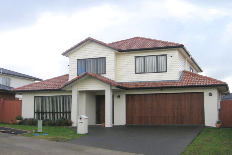 Photo of property in 13 Kalmore Place, Flat Bush, Auckland, 2016