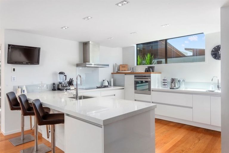 Photo of property in 16 Waterford Avenue, Ohope, 3121