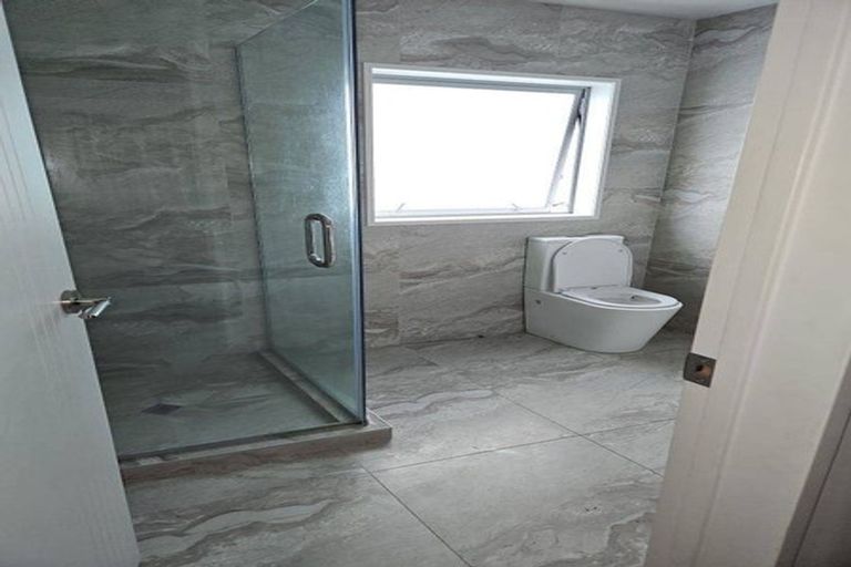 Photo of property in 10 Cliff Road, Papakura, 2110