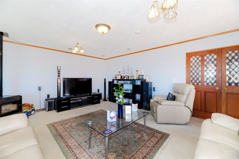 Photo of property in 178 Sturges Road, Henderson, Auckland, 0612