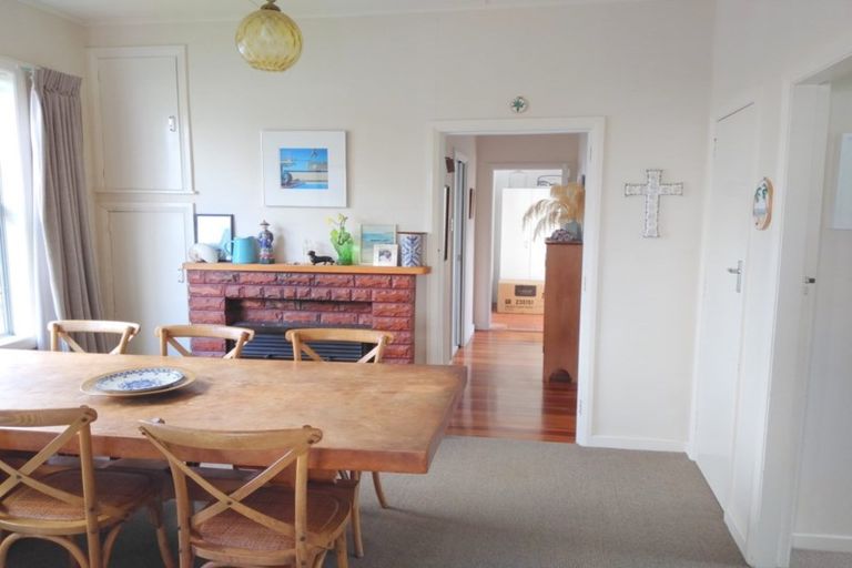 Photo of property in 188 Seaview Road, Westown, New Plymouth, 4310