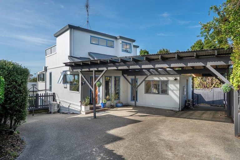 Photo of property in 1015b Beach Road, Torbay, Auckland, 0630