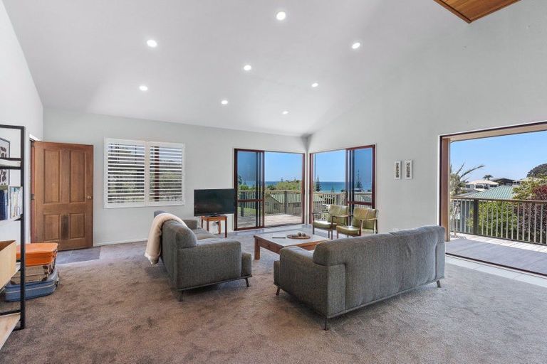 Photo of property in 208 Russell Bruce Place, Onemana, Whangamata, 3691