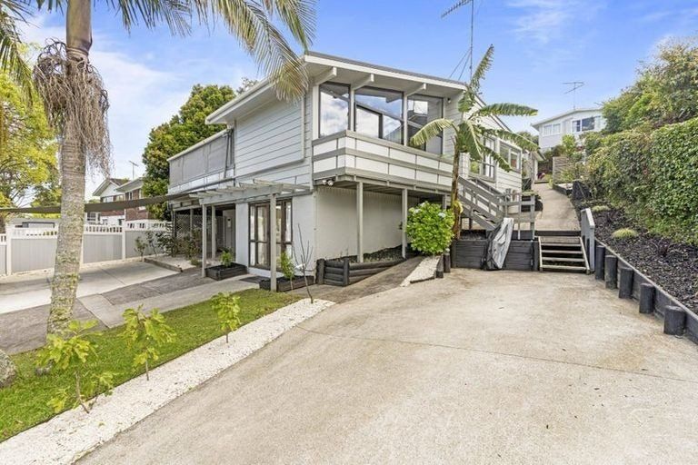 Photo of property in 3 Keldale Place, Forrest Hill, Auckland, 0620