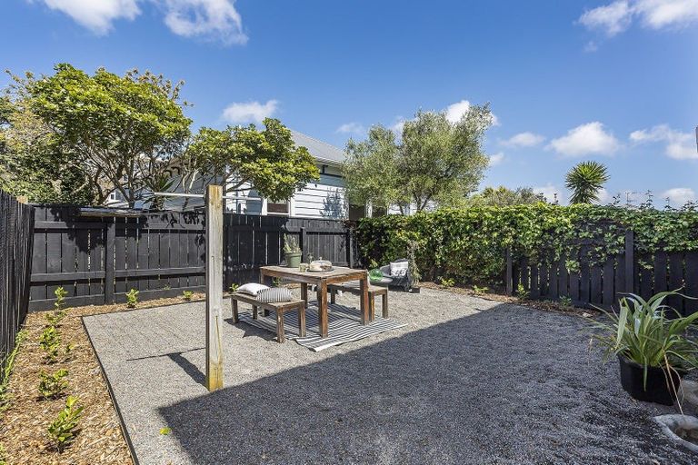 Photo of property in 96 Pirie Street, Mount Victoria, Wellington, 6011