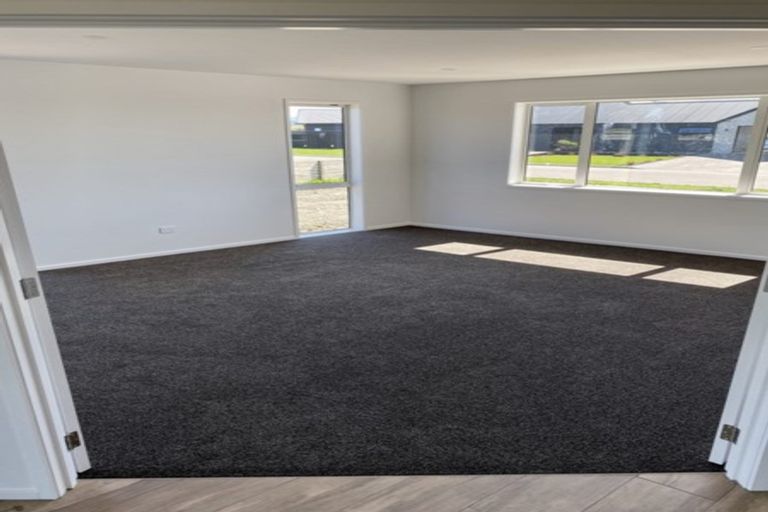 Photo of property in 52 Watkins Drive, Rangiora, 7400