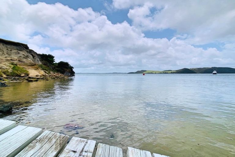 Photo of property in 38 Waterfront Road, Pukenui, 0484