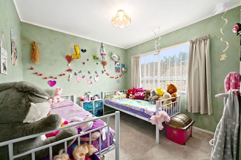 Photo of property in 22 Memphis Grove, Totara Park, Upper Hutt, 5018