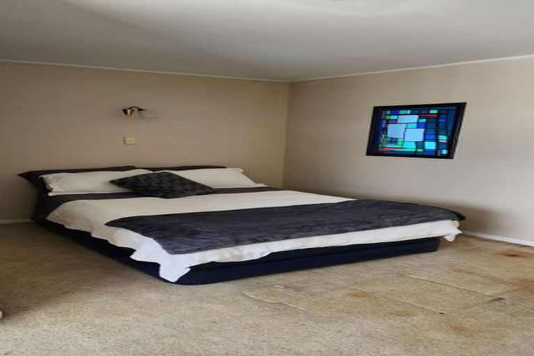 Photo of property in Churchill Flats, 213 The Terrace, Wellington Central, Wellington, 6011