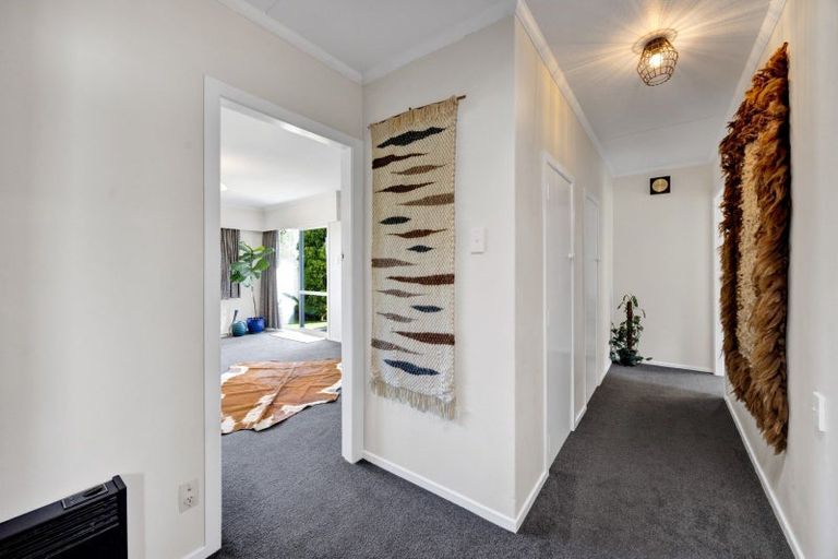 Photo of property in 1 Nikau Street, Inglewood, 4330