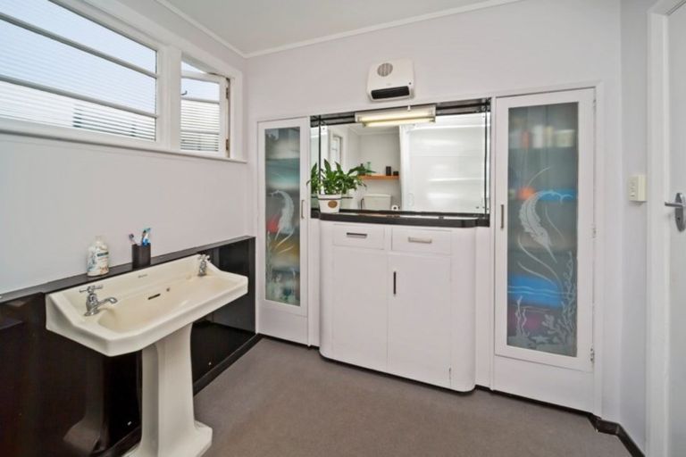 Photo of property in 14 Dives Avenue, Hawera, 4610