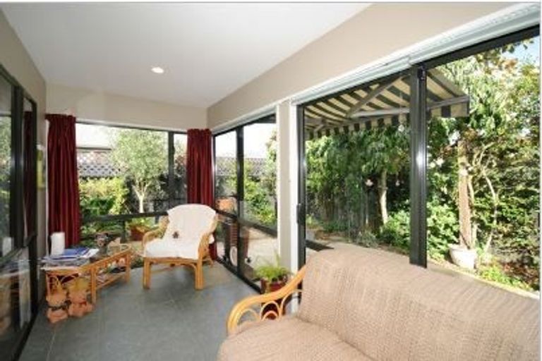 Photo of property in 2 Yarrum Lane, Avonhead, Christchurch, 8042