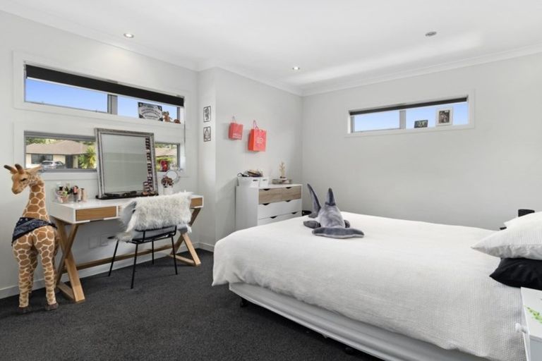 Photo of property in 12 Haden Place, Omokoroa, 3114