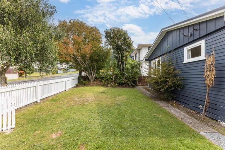 Photo of property in 10 Gardiner Grove, Wainuiomata, Lower Hutt, 5014