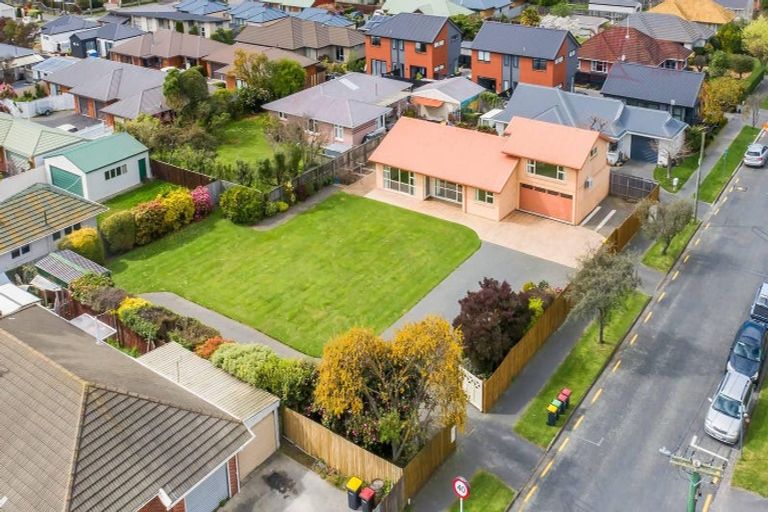 Photo of property in 5 Halliwell Avenue, Papanui, Christchurch, 8052