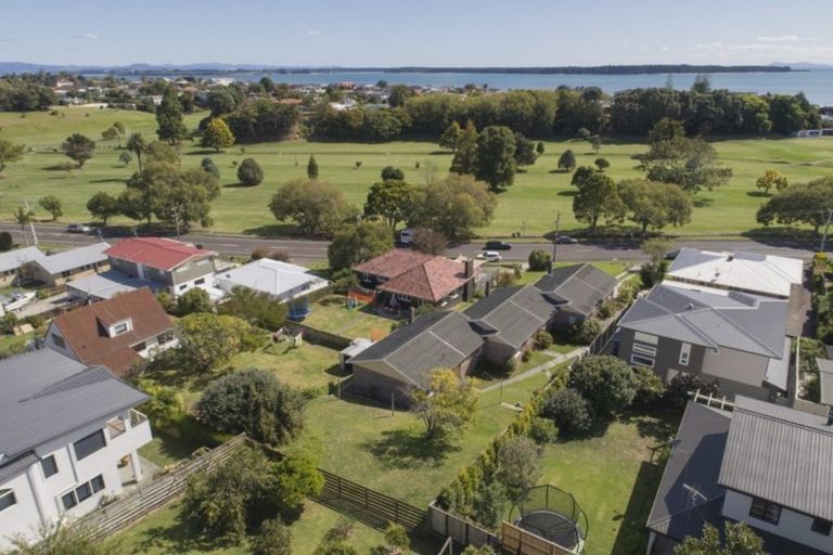 Photo of property in 64 Vale Street, Otumoetai, Tauranga, 3110
