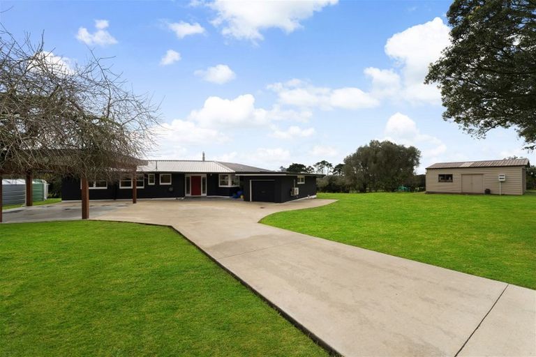 Photo of property in 72 Hanham Road, Kumeu, 0891