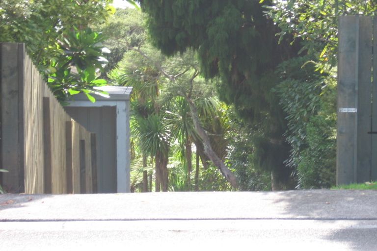 Photo of property in 223 Golf Road, Titirangi, Auckland, 0604
