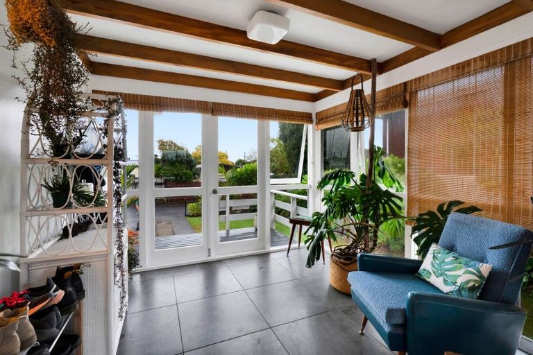 Photo of property in 17d Manu Crescent, Upper Vogeltown, New Plymouth, 4310