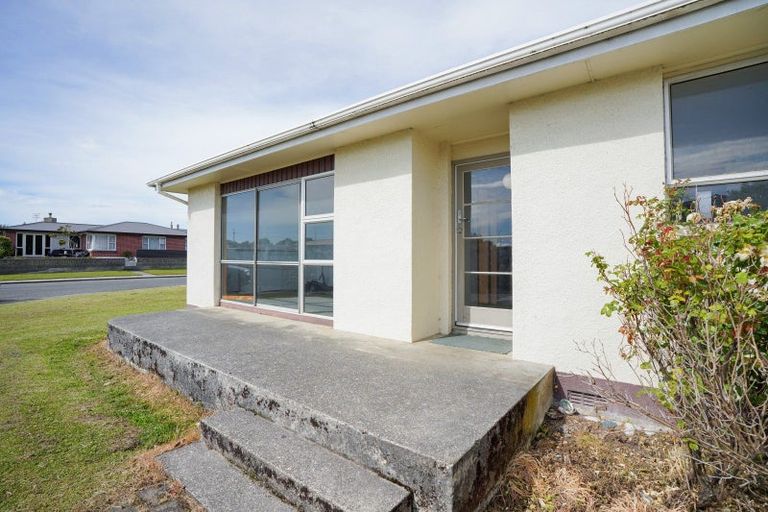 Photo of property in 17 Paisley Street, Kew, Invercargill, 9812