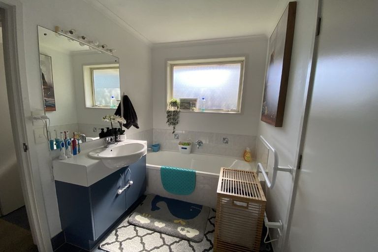 Photo of property in 25 Blue Heron Rise, Stanmore Bay, Whangaparaoa, 0932