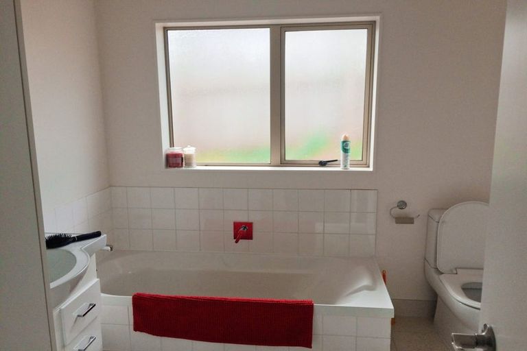 Photo of property in 4 Kereru Rise, Papakura, 2110