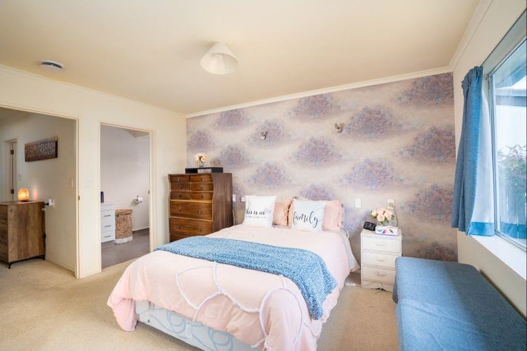 Photo of property in 11c Shepherd Road, Waipahihi, Taupo, 3330