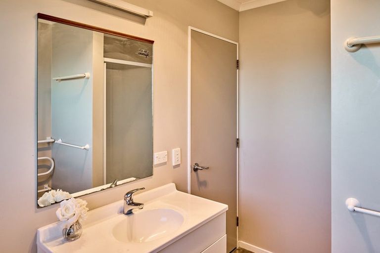 Photo of property in 3 Makora Grove, Paremata, Porirua, 5024