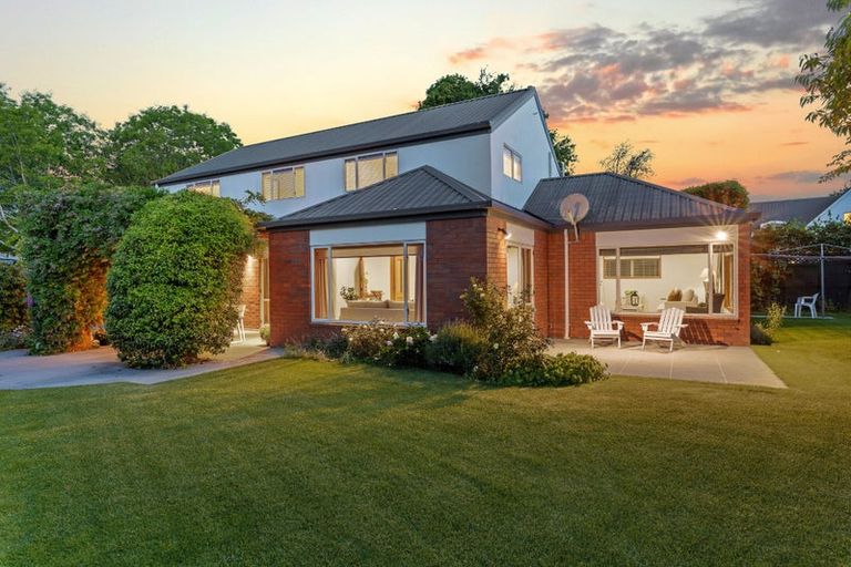 Photo of property in 8 Swanleigh Place, Ilam, Christchurch, 8041