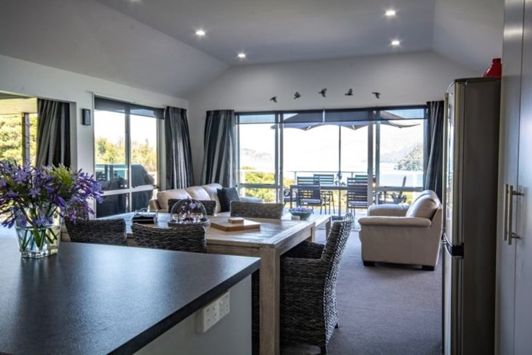 Photo of property in 16 Lawrence Street, Havelock, 7100