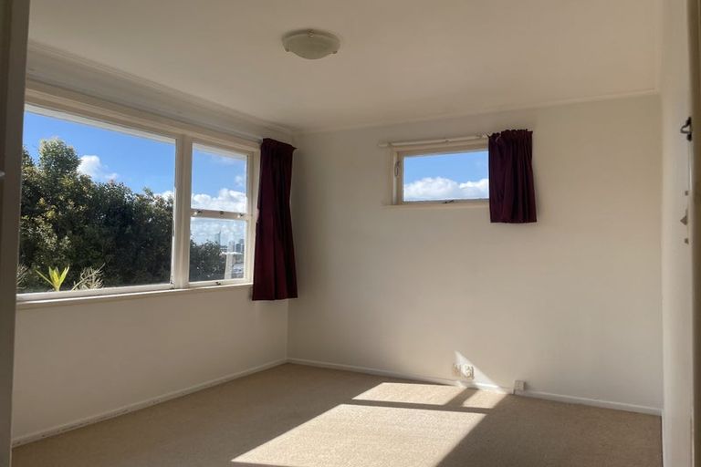 Photo of property in 32 Bruce Road, Glenfield, Auckland, 0629