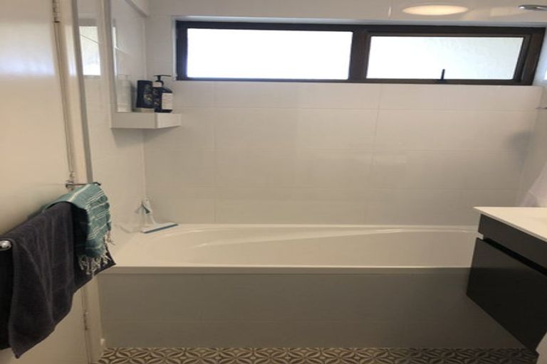 Photo of property in 11/4 Claremont Grove, Mount Victoria, Wellington, 6011