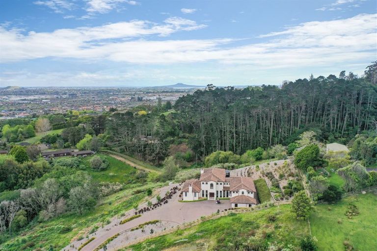 Photo of property in 41b Gracechurch Drive, Flat Bush, Auckland, 2016