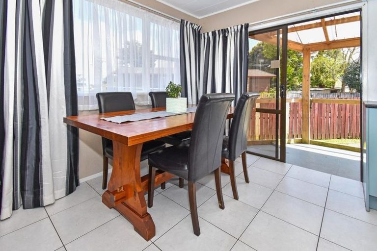 Photo of property in 8 Airfield Road, Takanini, 2112