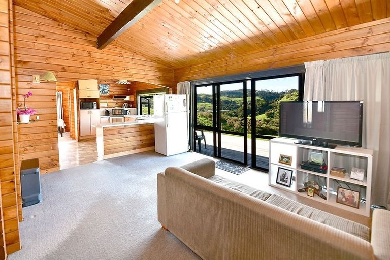 Photo of property in 3020 Kaipara Coast Highway, Glorit, Warkworth, 0984