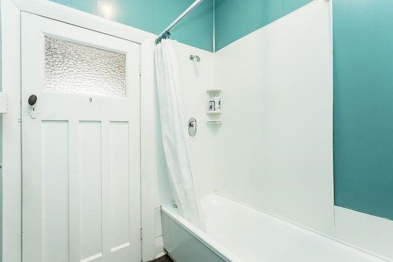 Photo of property in 58 Glen Road, Mornington, Dunedin, 9011