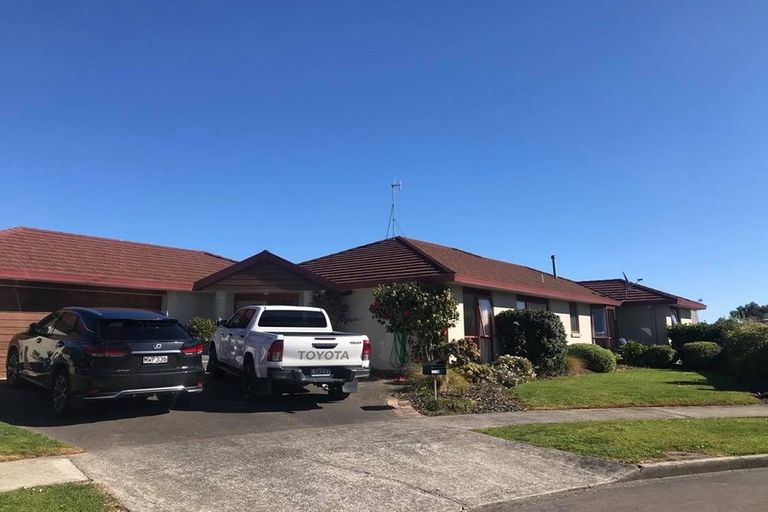 Photo of property in 14 Kilkenny Place, Fitzherbert, Palmerston North, 4410