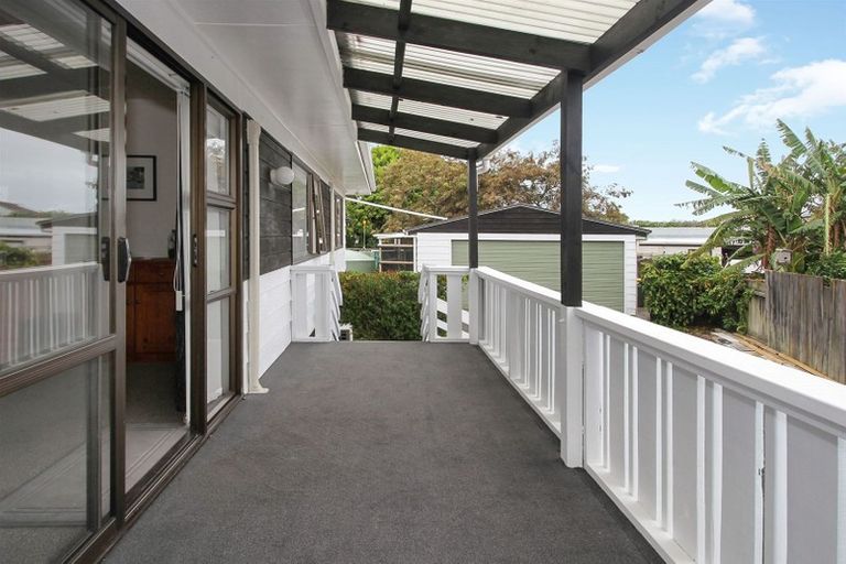 Photo of property in 4 Seaway Road, Clarks Beach, 2122