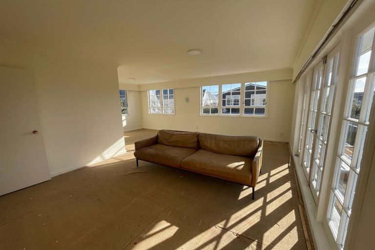 Photo of property in 2/9 Miro, Eastbourne, Lower Hutt, 5013