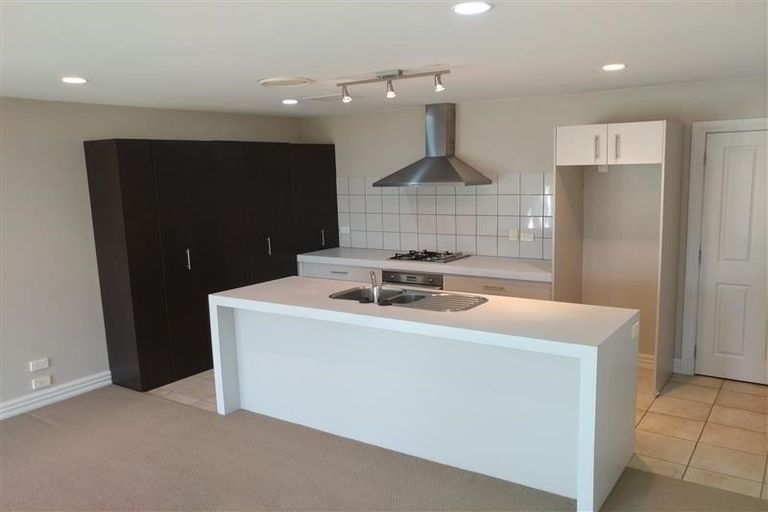 Photo of property in 10 Leneford Drive, East Tamaki, Auckland, 2013