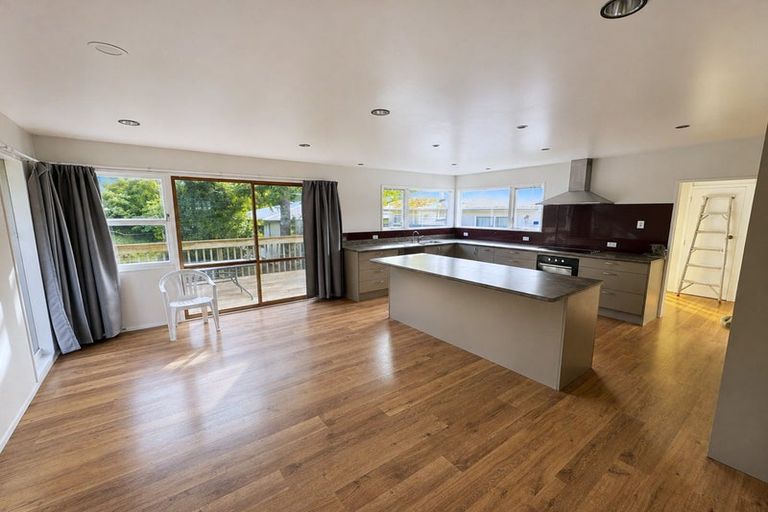 Photo of property in 28 Halver Road, Hillpark, Auckland, 2102