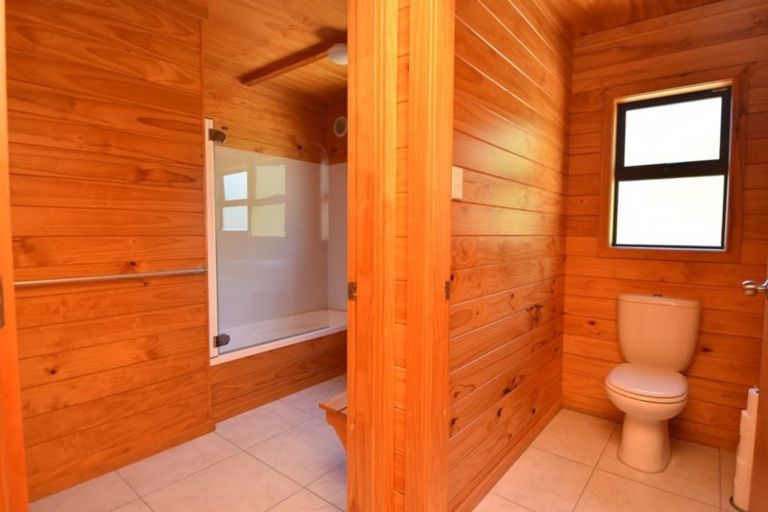 Photo of property in 75 Costley Street West, Carterton, 5713