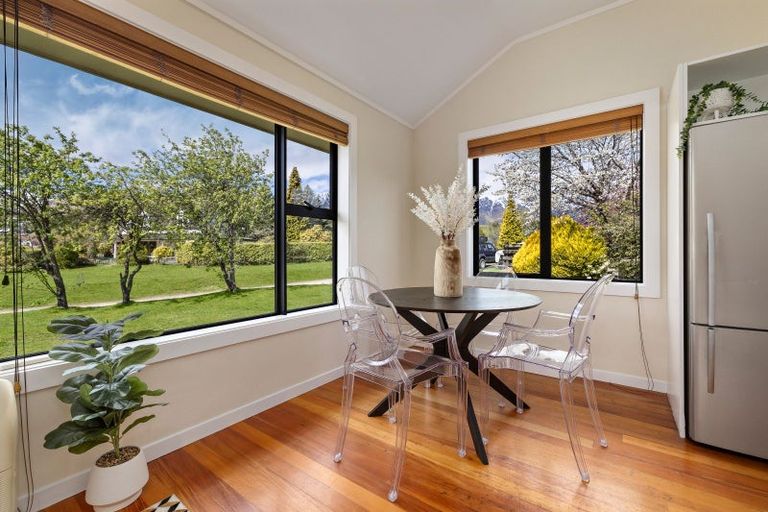 Photo of property in 35 Oregon Drive, Kelvin Heights, Queenstown, 9300