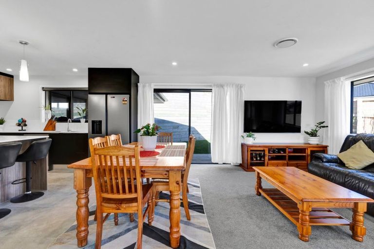 Photo of property in 51 Magnolia Drive, Westown, New Plymouth, 4310