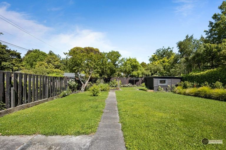 Photo of property in 11 Pinehaven Road, Pinehaven, Upper Hutt, 5019